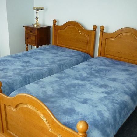 Chambres D'Hotes Le Jardin D'Alice Le Tilleul Ruang foto