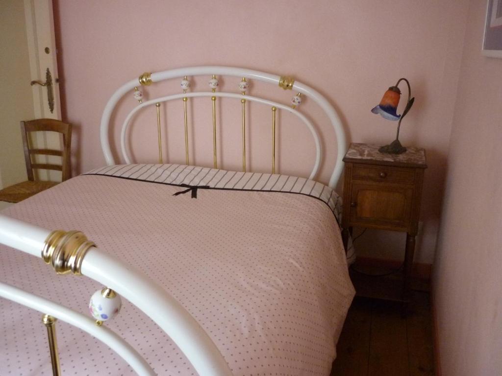 Chambres D'Hotes Le Jardin D'Alice Le Tilleul Ruang foto