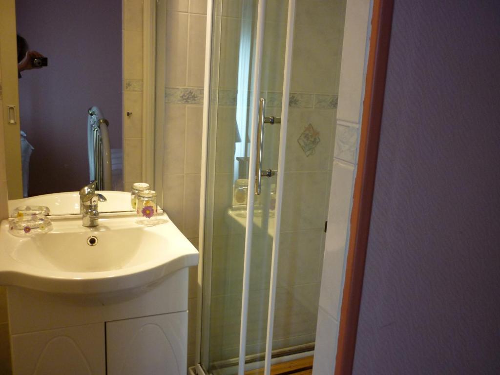 Chambres D'Hotes Le Jardin D'Alice Le Tilleul Ruang foto